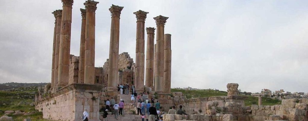 jerash-ruins-jordan-enchanted-jordan-1024x704-min
